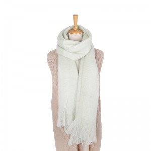 Light-Colored Muffler 45% Nylon 35% Wool 20% Mohair