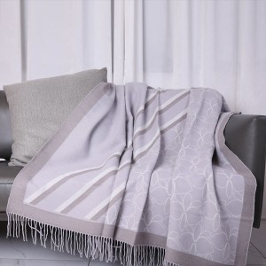Reversible Throw Camping Blanket 30% Wool 70% Acrylic Jacquard