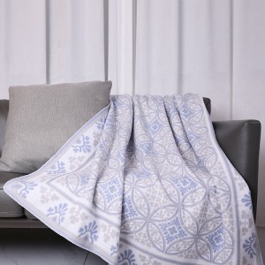 Triangular needle stitched vintage pattern blanket 100% acrylic